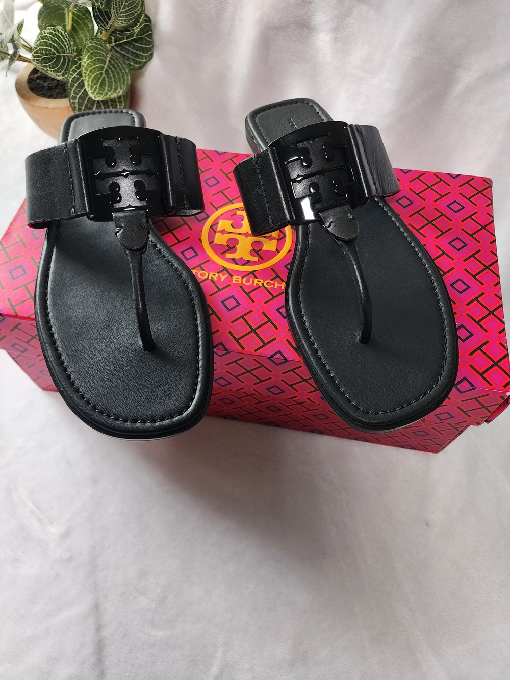 Tory Burch Black Miller Patent Thong Sandals - Picture 7 of 8
